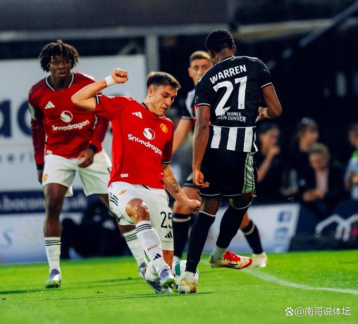 IM电竞游戏平台-曼联遭遇惨败,欧冠之路终结了吗