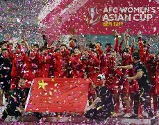 女子足球赛中,中国队实现胜利轻松晋级了吗